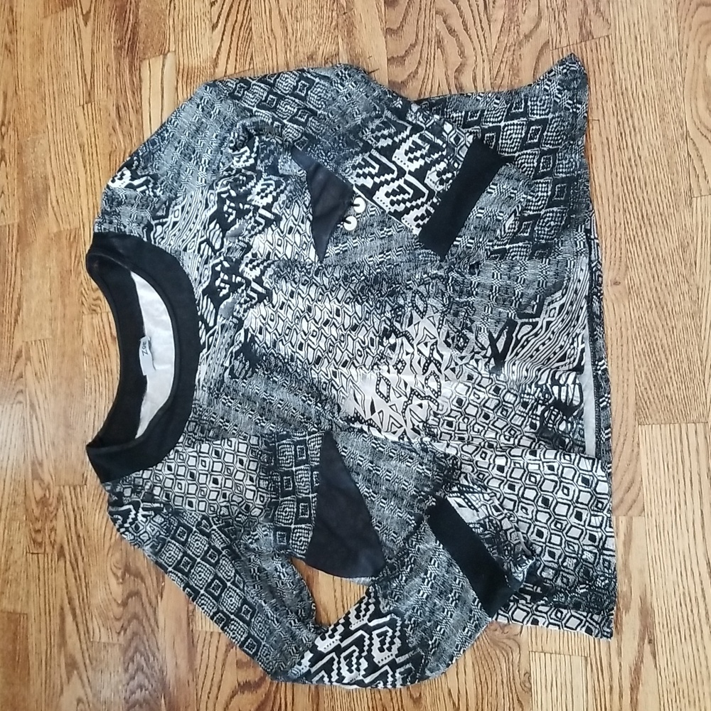 (M) Zoe Patterned Geometric Abstract Art Deco Eclectic Aztec Casual Weekend